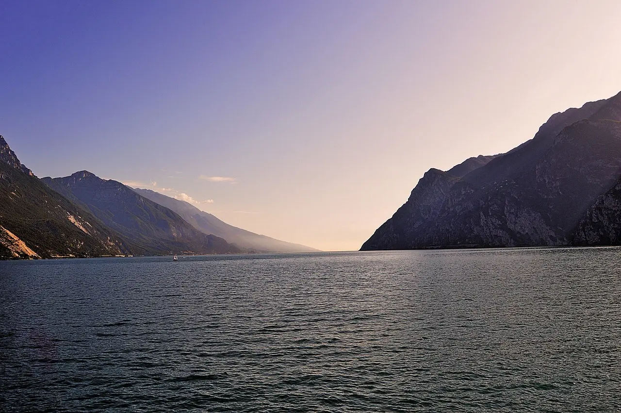 9 barnevognsvenlige promenader ved Gardasøen